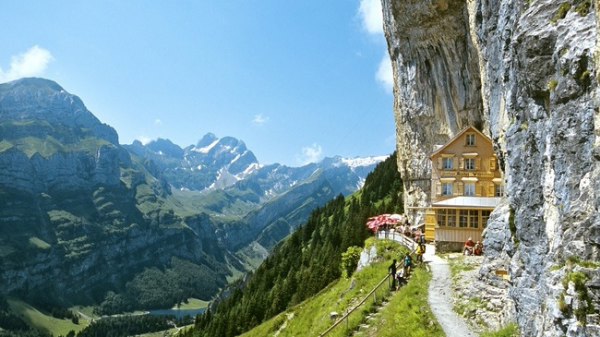 瑞士风格独特的高山旅馆Aescher2